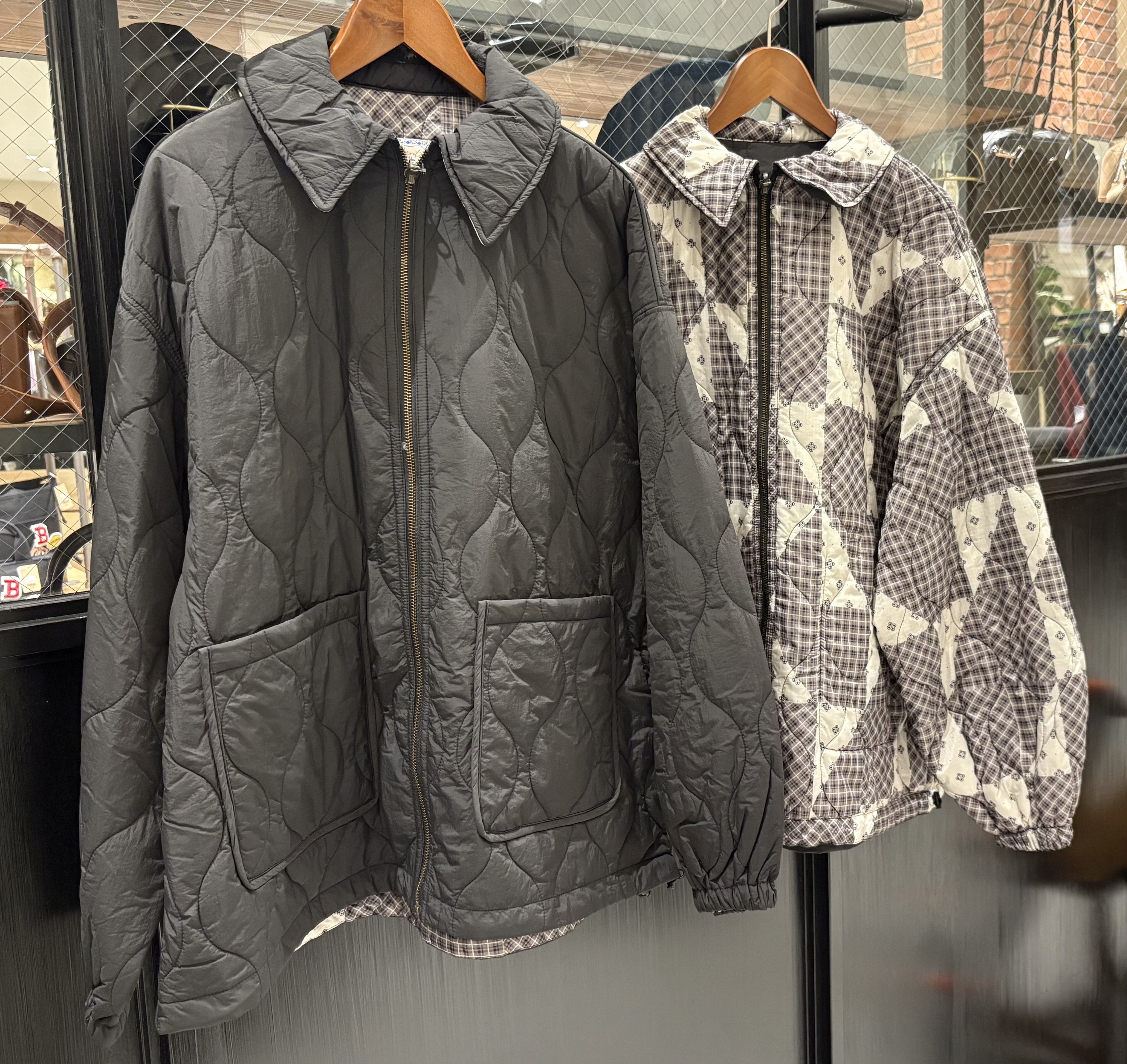 リバーシブルのジャケット入荷しています!