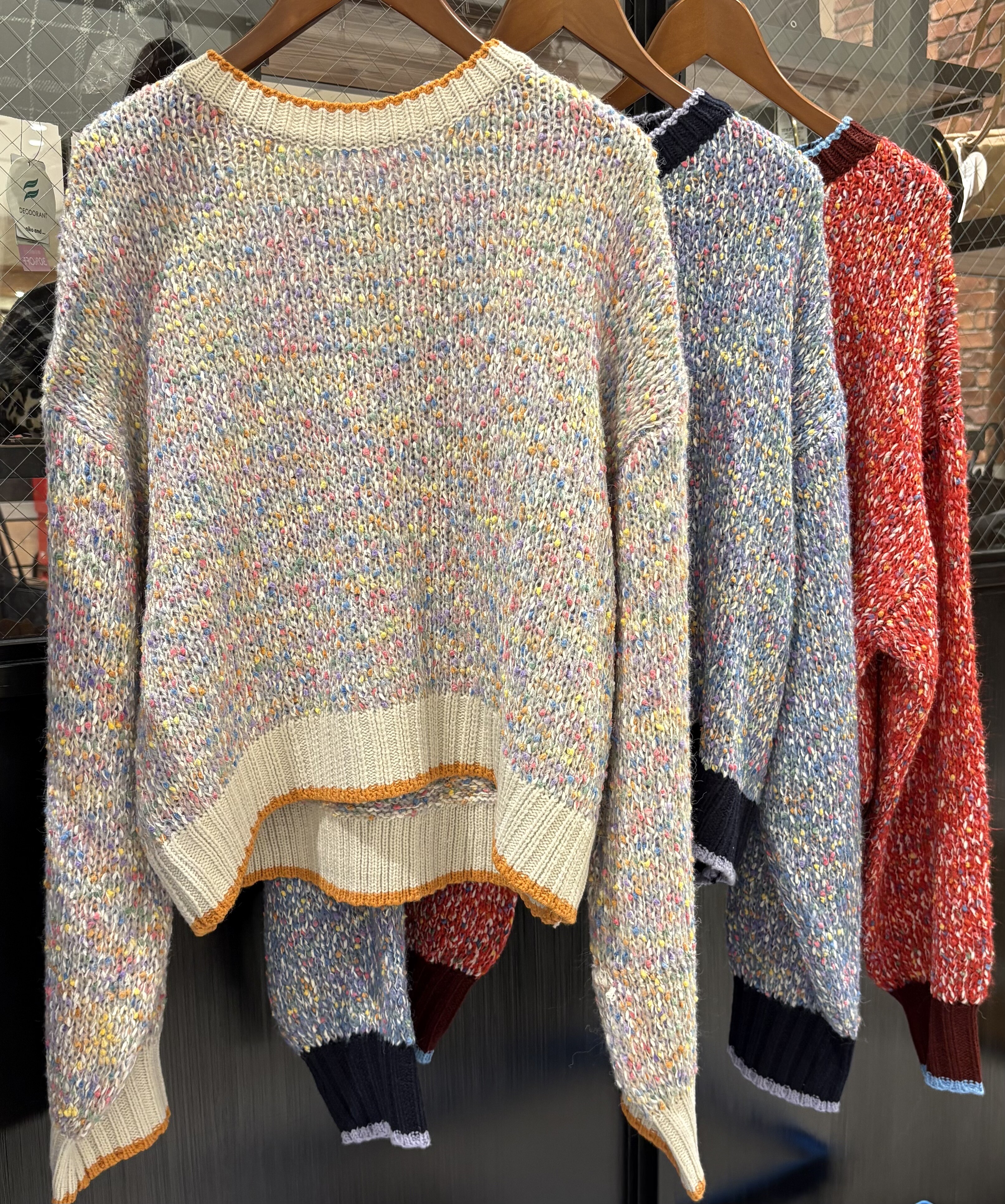 新作のニット入荷しました！