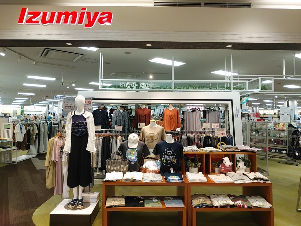 イズミヤ　2F