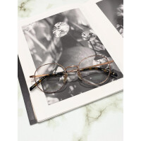 【GUCCI】秋らしさを感じるメタルフレーム！