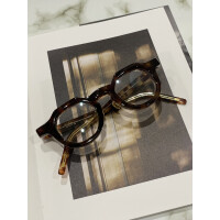 【Filton】存在感抜群の肉厚セルフレーム！