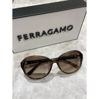 【FERRAGAMO】サングラスのご紹介です！