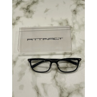 【ATTRACT】使いやすいシンプルなセルフレーム！