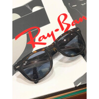 【Ray-Ban】折り畳み式のWAYFARER！