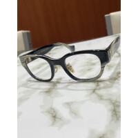 【GUCCI】ラグジュアリーなセルフレーム！