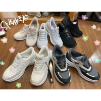 手を使わずサッと履ける快適スニーカー👟