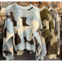 新作のニット入荷しました！