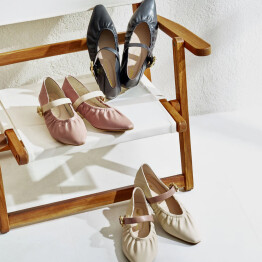 新作パンプス入荷しました🌸②