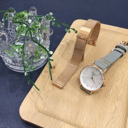 【ROSEFIELD】腕元を華やかに演出するシンプル腕時計！
