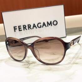 【FERRAGAMO】夏にピッタリなサングラス！