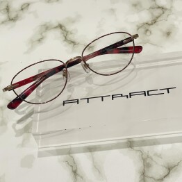 【ATTRACT】ラグジュアリーなメタルフレーム！