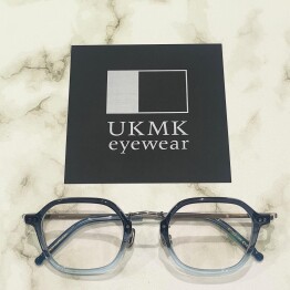 【UKMK eyewear】個性派ながらも掛けやすい一本！