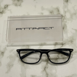 【ATTRACT】使いやすいシンプルなセルフレーム！