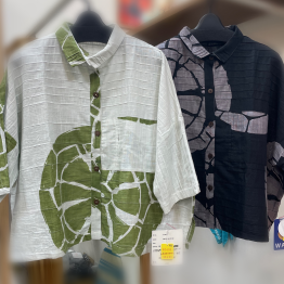 綿100% 柄シャツ ‎𖤐 ̖́-‬