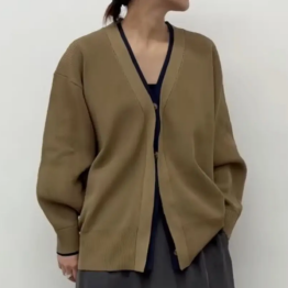 ☆ピリっと配色が映えるカーディガン！☆