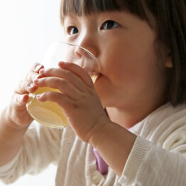 小さな手でもしっかり持てる