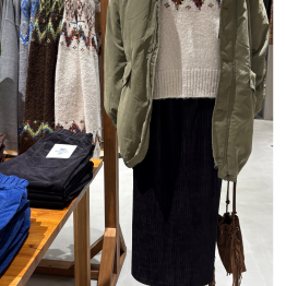 アウターやニット入荷しております！！