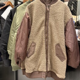 リバーシブルのMA-1入荷しております！