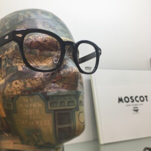 セルフレームの不朽の名作！【MOSCOT モスコット】