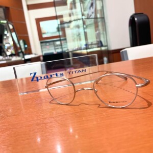 【Zparts】小ぶりなサイズのメタルフレーム！