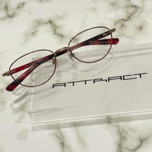 【ATTRACT】ラグジュアリーなメタルフレーム！