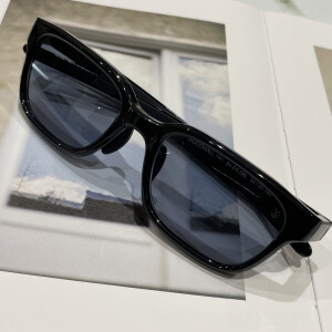 【Eyevol】スクエアシェイプの使いやすいサングラス！