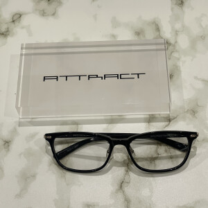 【ATTRACT】使いやすいシンプルなセルフレーム！
