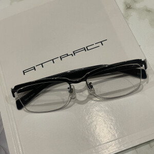 【ATTRACT】しっかりした作りのナイロールフレーム！
