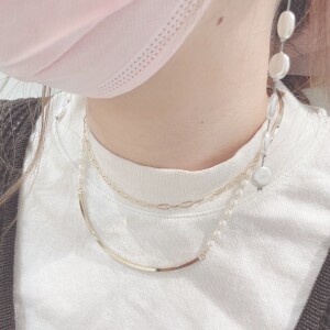 Metal choker．