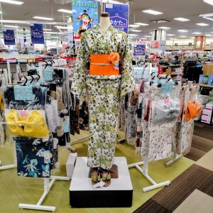 ”ゆかた”、”水着”販売中♪