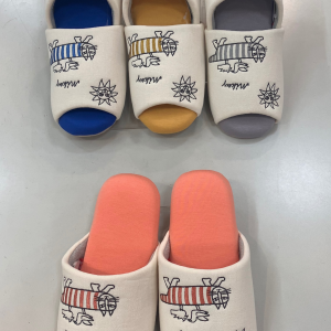 春夏ものスリッパが続々入荷‼️