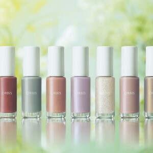 毎日の指先を美しく引き立てる夏の新色ネイル