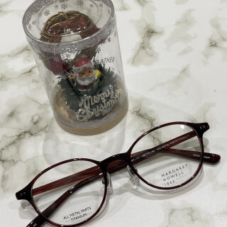 【MARGARET HOWELL】鮮やかなカラーのセルフレーム！