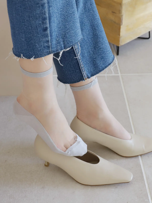 【SNSで話題】"絶対に"脱げないカバー風ソックス🧦