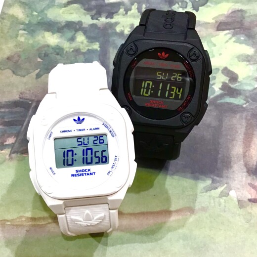 【adidas】デジタルなスポーツウォッチ★