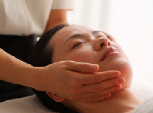 期間限定特別オプション「リフトアップドライフェイシャル 20分」のお知らせ