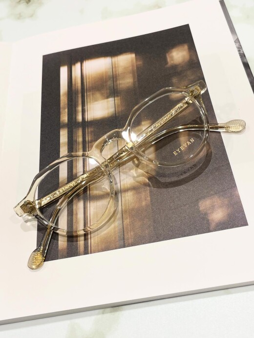 【EYEVAN】顔なじみの良いクリアセルフレーム！