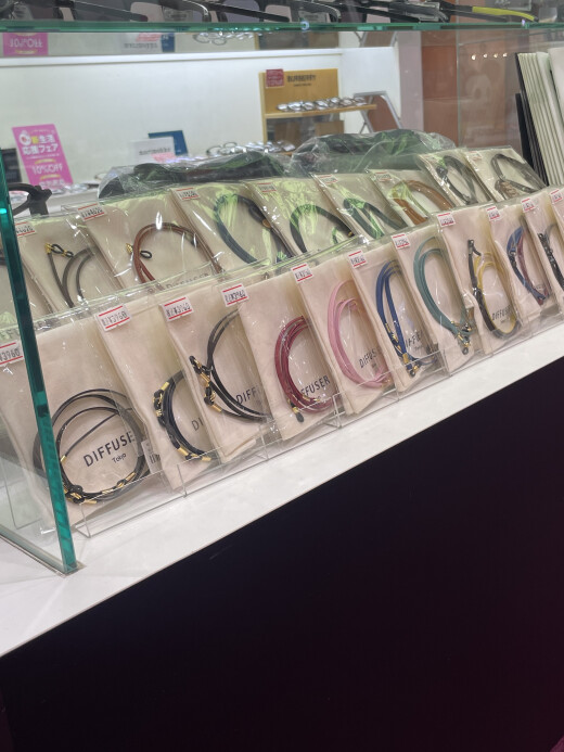 【DIFFUSER】ギフトにもピッタリなメガネチェーン！