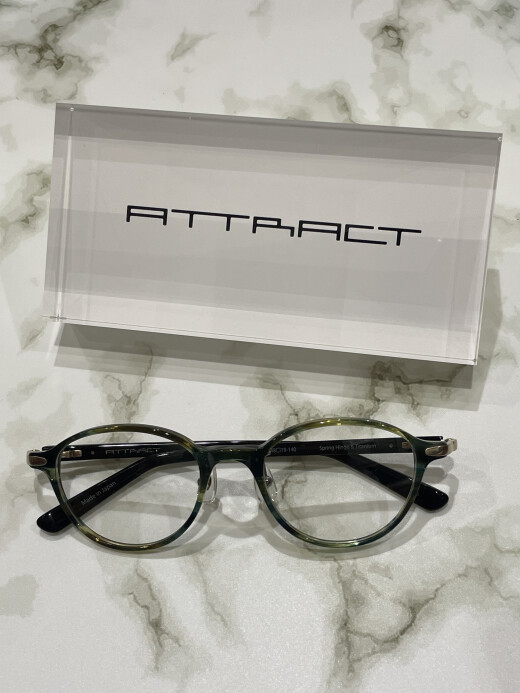 【ATTRACT】夏らしい爽やかな色合いのセルフレーム！