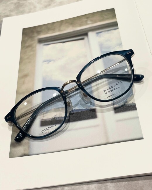 【MARGARET HOWELL】爽やかなカラーのコンビフレーム！