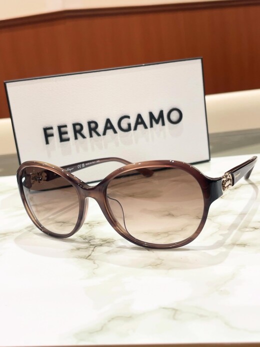 【FERRAGAMO】夏にピッタリなサングラス！