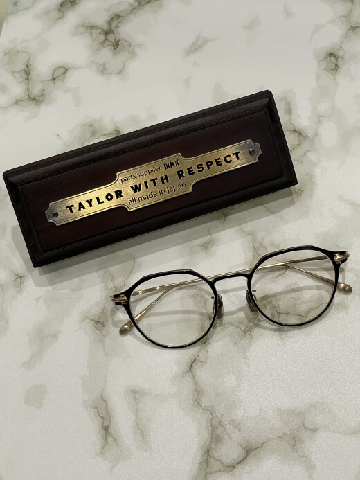 【TAYLOR WITH RESPECT】高級感のあるメタルフレーム！