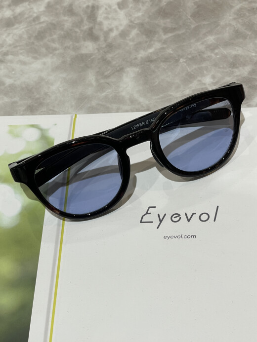 【Eyevol】爽やかなブルーカラーレンズのサングラス！
