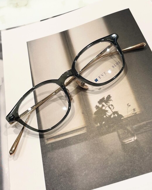 【EVE un BLUE】カジュアルなコンビフレーム！