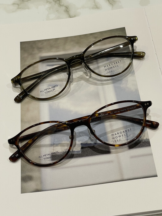 【MARGARET HOWELL】落ち着いた印象のセルフレーム！