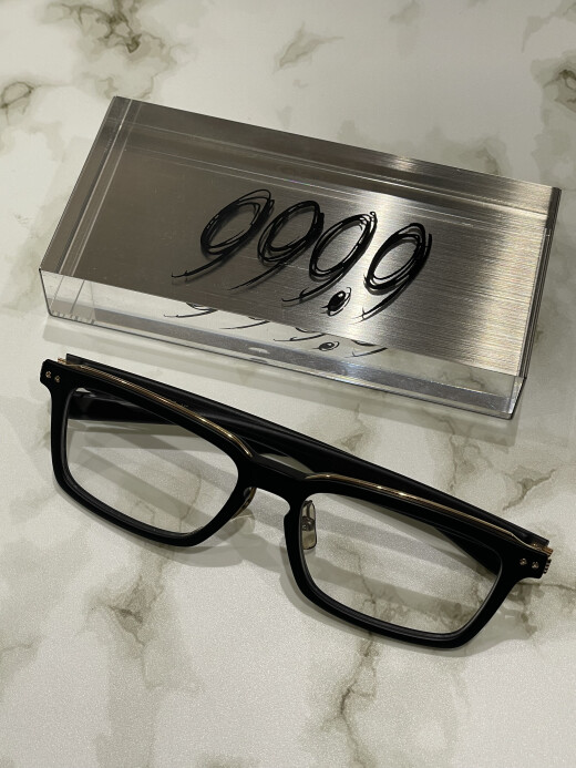 【999.9】黒×金のオシャレな一本！