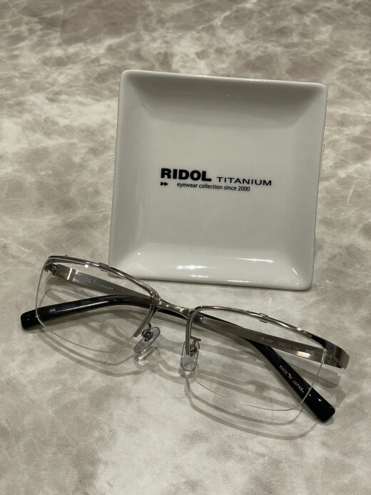 【RIDOL】跳ね上げ式メタルフレーム！
