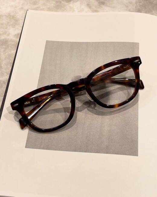 【ATTRACT】存在感抜群な肉厚セルフレーム！