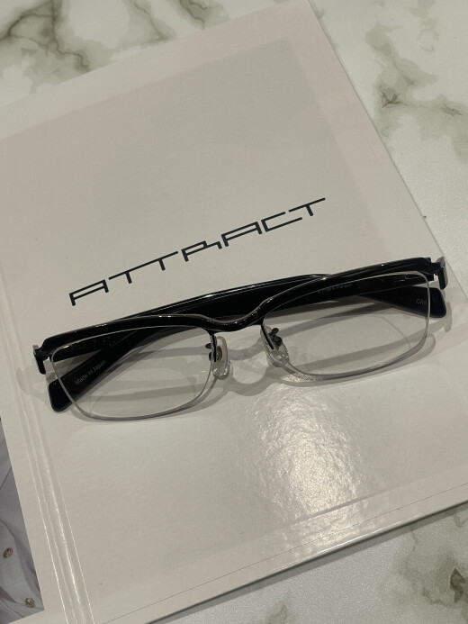 【ATTRACT】しっかりした作りのナイロールフレーム！