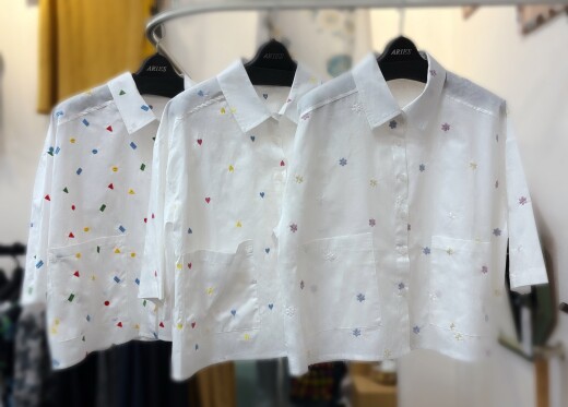 ⭐︎総柄刺繍シャツ⭐︎